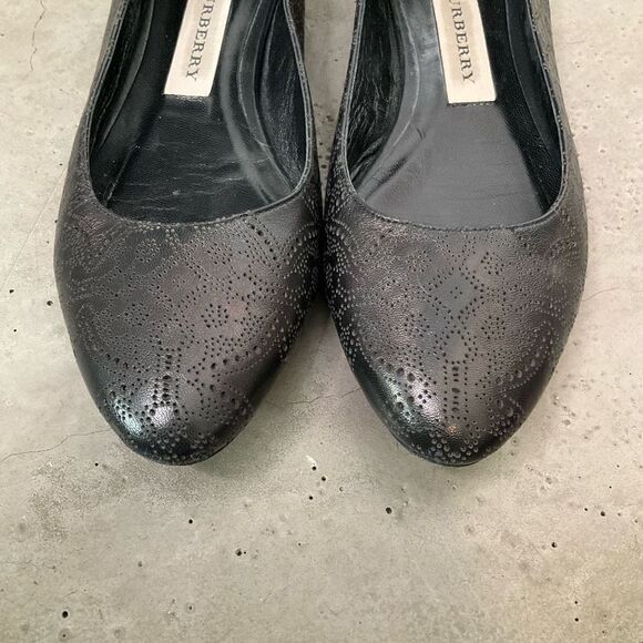 Burberry Perforated Leather Musgrave Flats - Picture 6 of 10